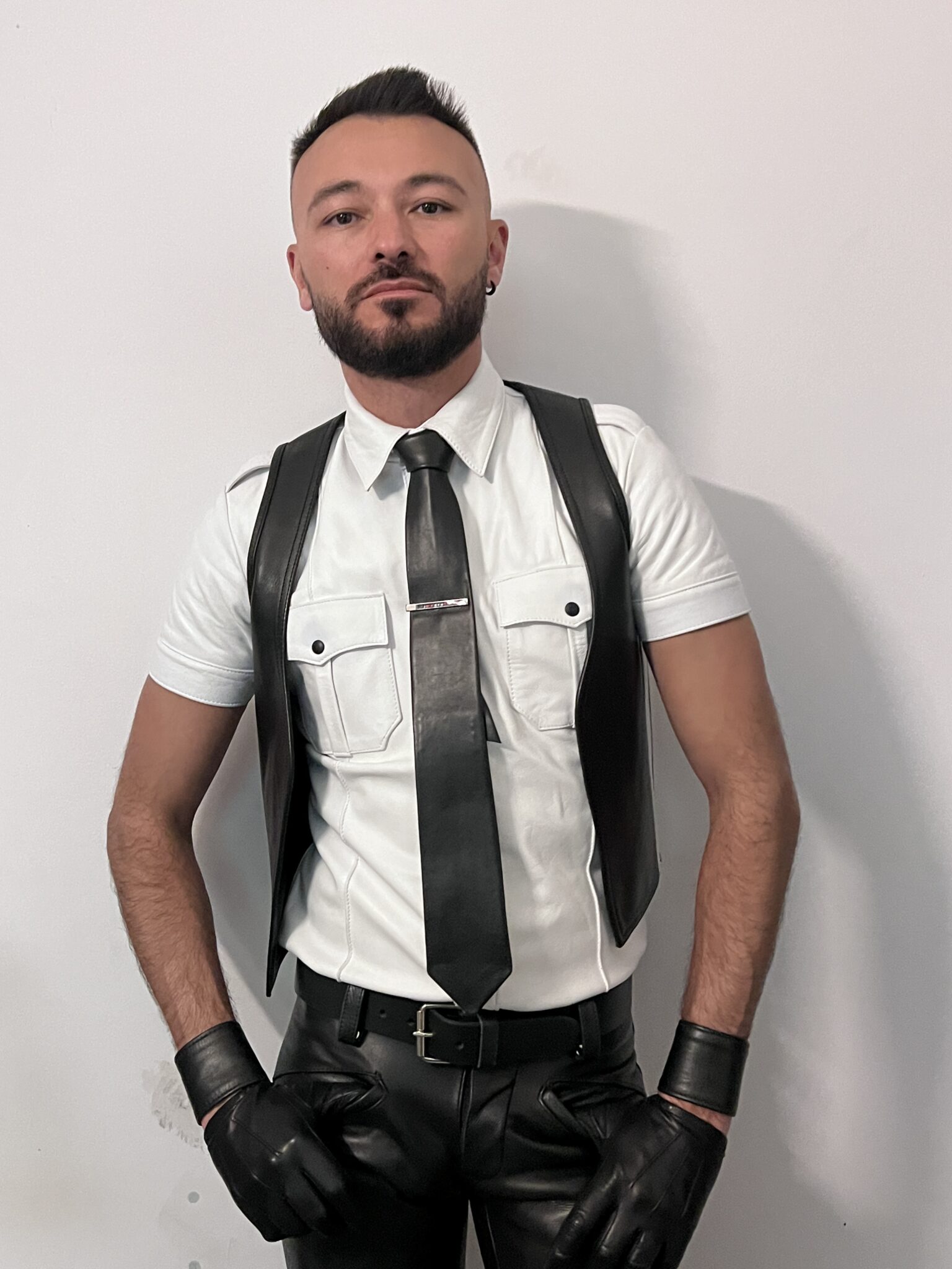 Interview with Gael Leung Chong International Mister Leather 2022 ...